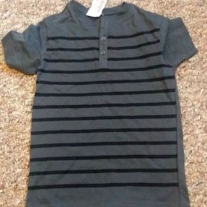 Old Navy boys 6/7 black gray stripped shirt